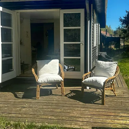 Summer House With Wild Garden By Arreso Casa vacanze