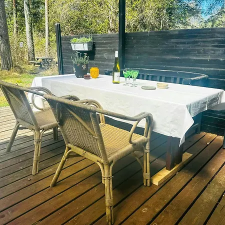 Summer House With Wild Garden By Arreso Casa vacanze *